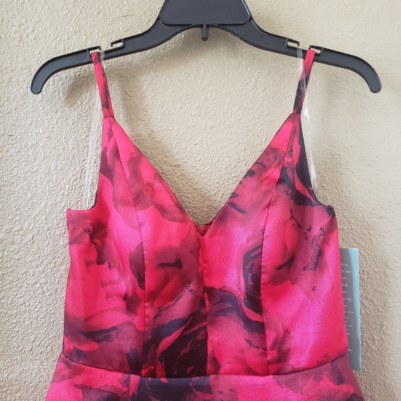 NWT Floral Red and Black Dress - Picture 3 of 6